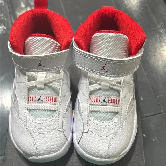 Nike Other - Brand new jumpmqn two tray 9C